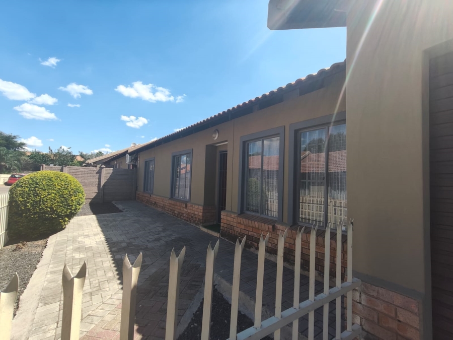 3 Bedroom Property for Sale in Oos Einde North West